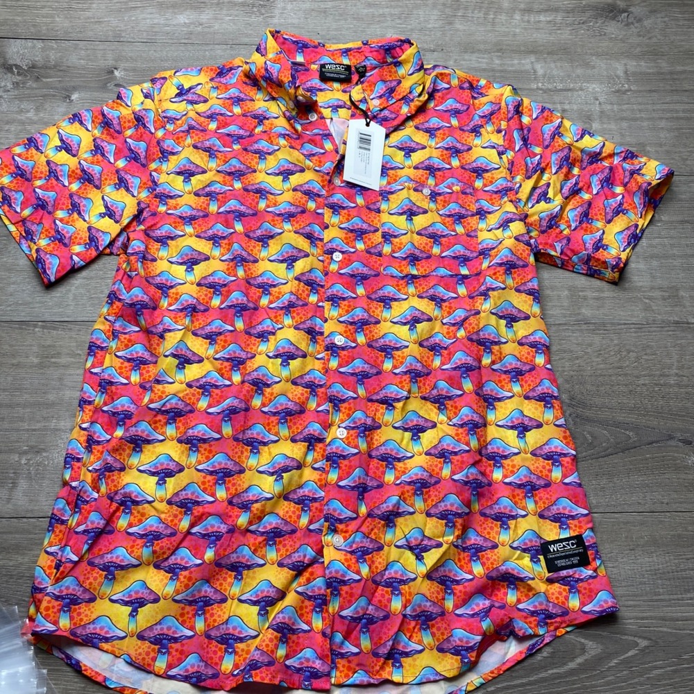 WeSC Shirt Oden Shroomspiracy Unisex Large Fuchsia Purple Mushroom Print NWT